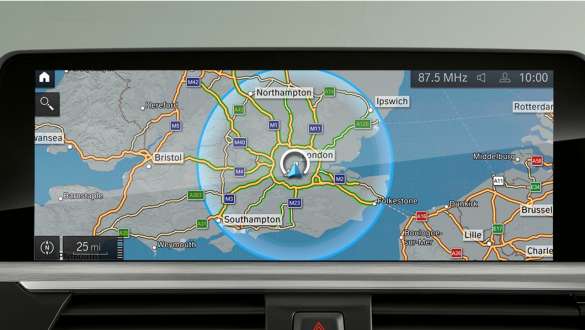 Système de navigation de la BMW Série 3 Berline hybride rechargeable 2021 G20 Système de navigation de la BMW Série 3 Berline Plug-in Hybrid 2021 G20, vue en gros plan