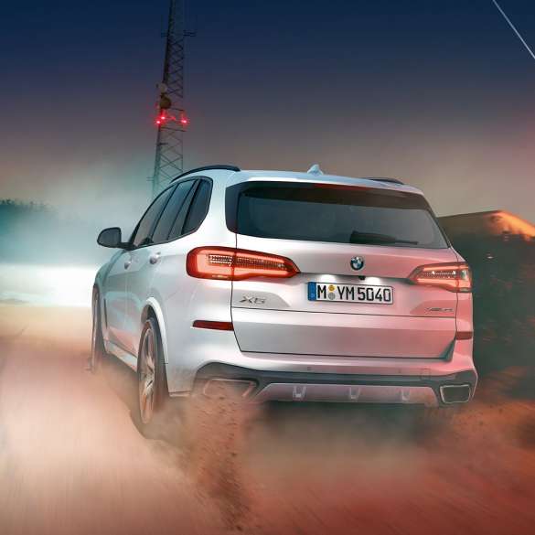 BMW X5 xDrive40i, vue arrière BMW X5 xDrive40i G05 2018, en Mineralweiß metallic, vue arrière