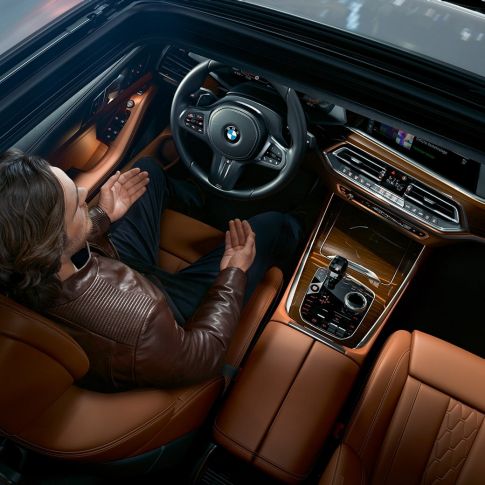 Toit panoramique de la BMW X5 Toit panoramique de la BMW X5 G05 2018 en Mineralweiß metallic