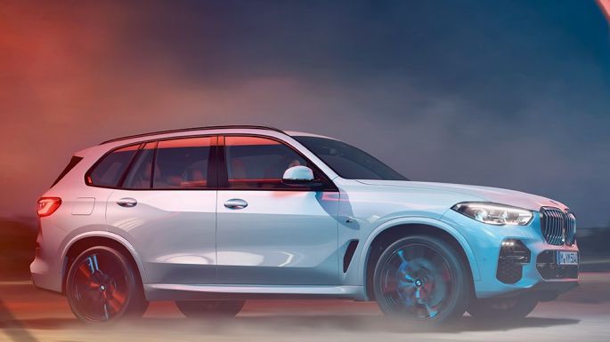 BMW X5 G05 2018, vue de profil BMW X5 G05 2018 en Mineralweiß metallic, vue de profil