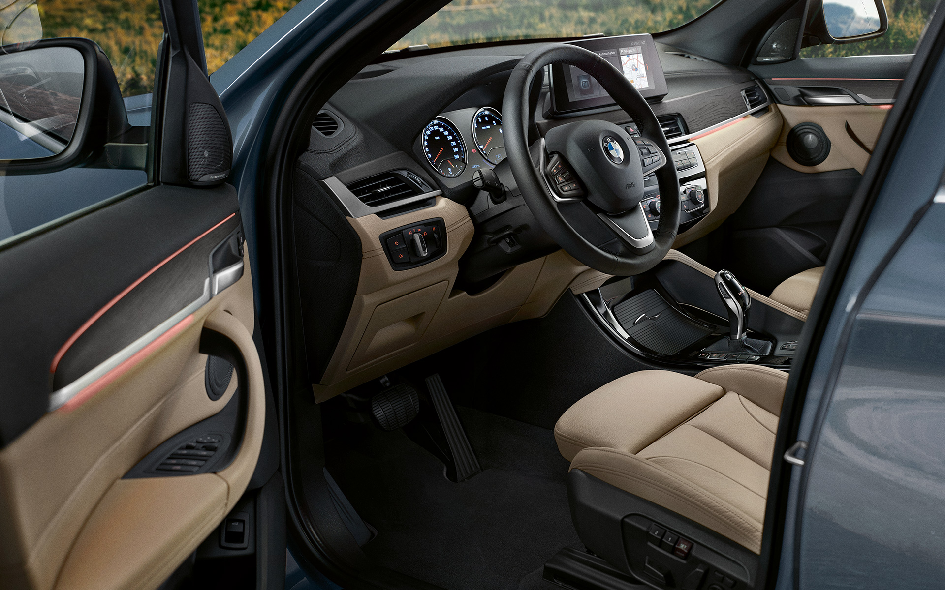 BMW X1 F48 LCI, intérieur avec vue sur le volant multifonctions