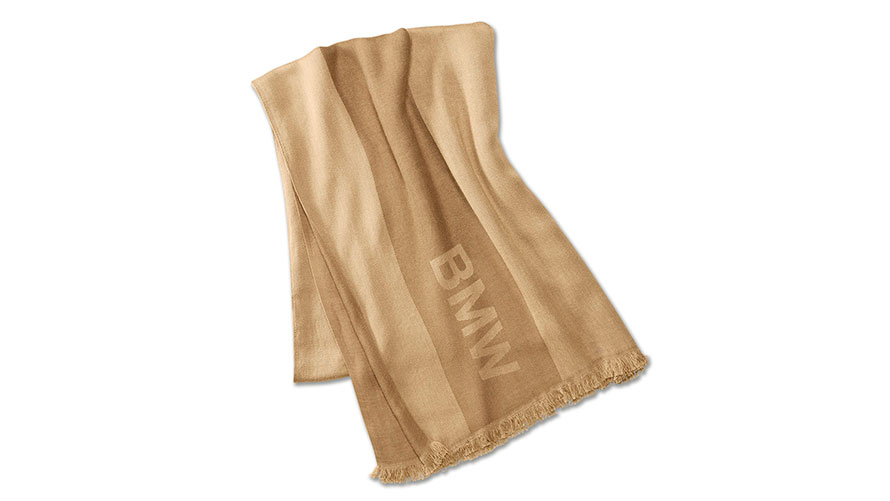 L’image du produit présente l’écharpe d’été BMW.