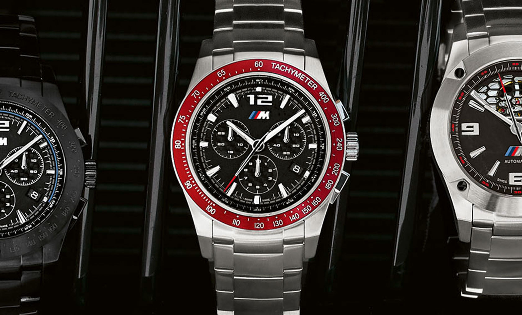 Montre chrono BMW M avec bracelet en métal. Voici une image du produit de la montre chrono BMW M avec bracelet en métal.