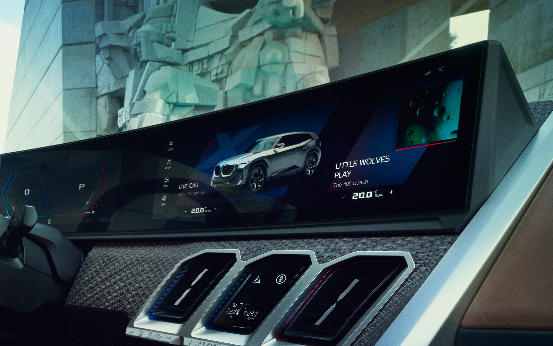 BMW Concept XM (G09) Poste de conduite aperçu de l’intérieur gros plan sur le BMW Curved Display BMW Concept XM (G09) Poste de conduite aperçu de l’intérieur gros plan sur le BMW Curved Display