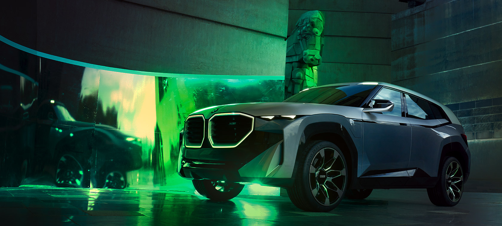 BMW Concept XM (G09) vue de trois quarts face à l’arrêt BMW Concept XM (G09) vue de trois quarts face à l’arrêt