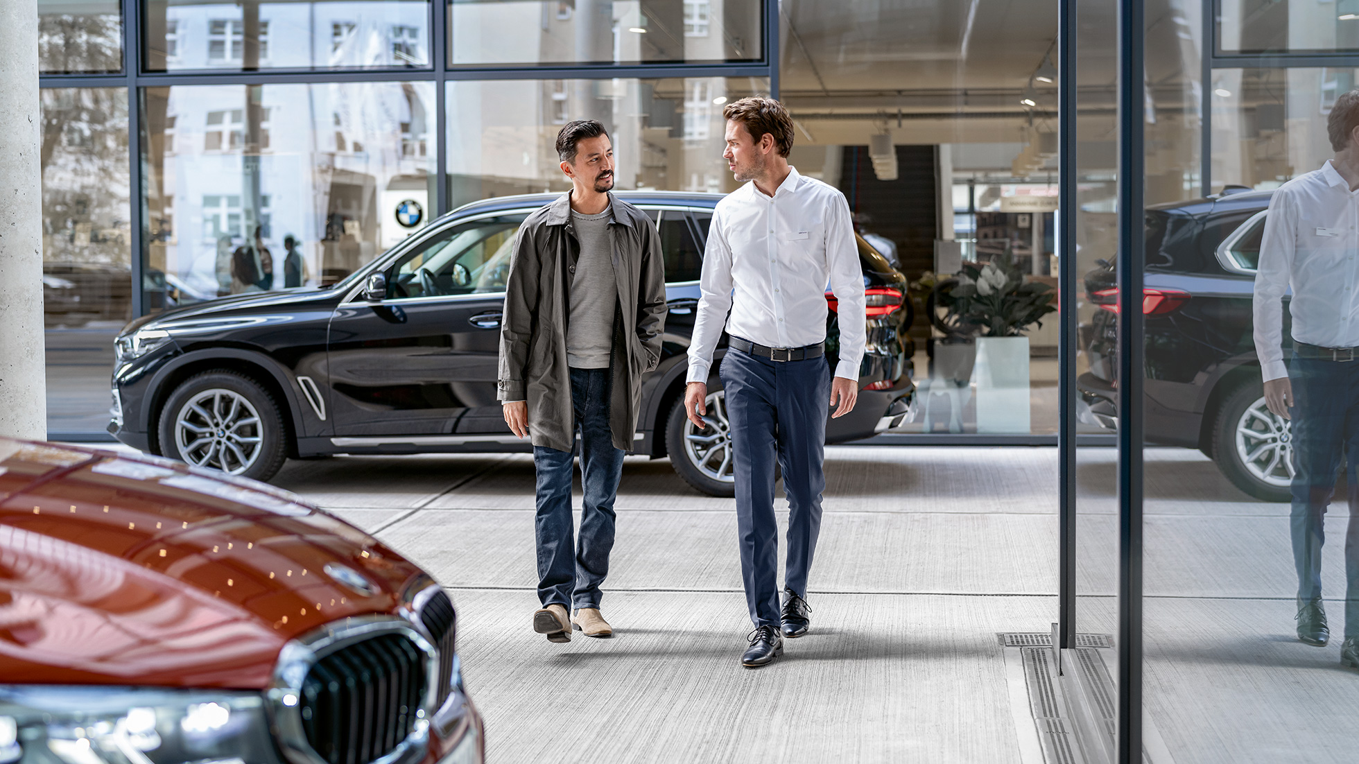 BMW Service Offre de service BMW BMW Service Homme avec un Partenaire BMW